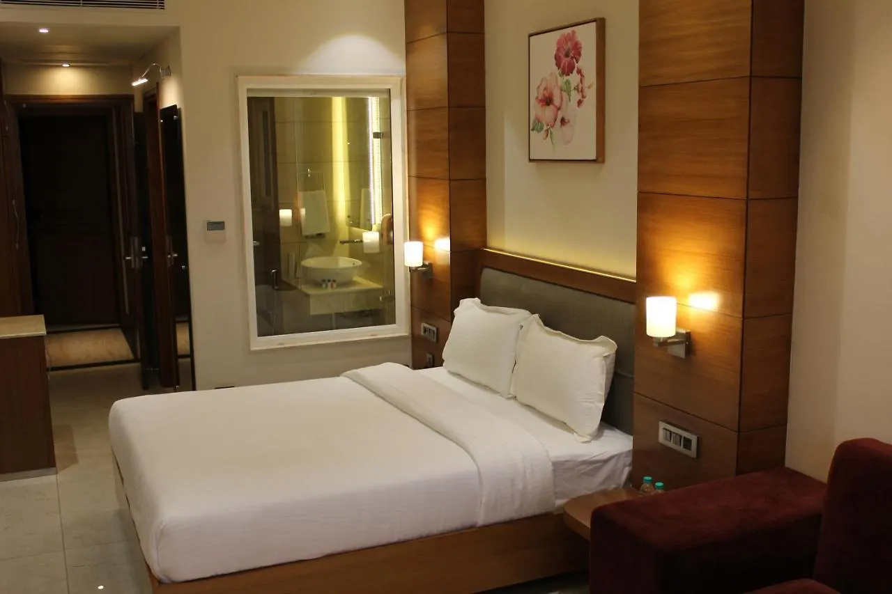 ***  Anande Hotel Sohana India